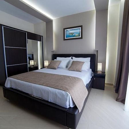 Hotel Zan Ulcinj Esterno foto