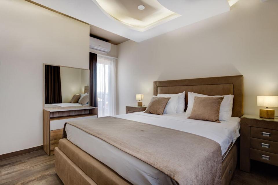 Hotel Zan Ulcinj Esterno foto