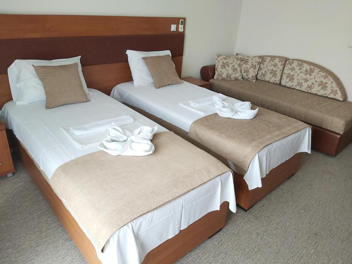 Hotel Zan Ulcinj Esterno foto