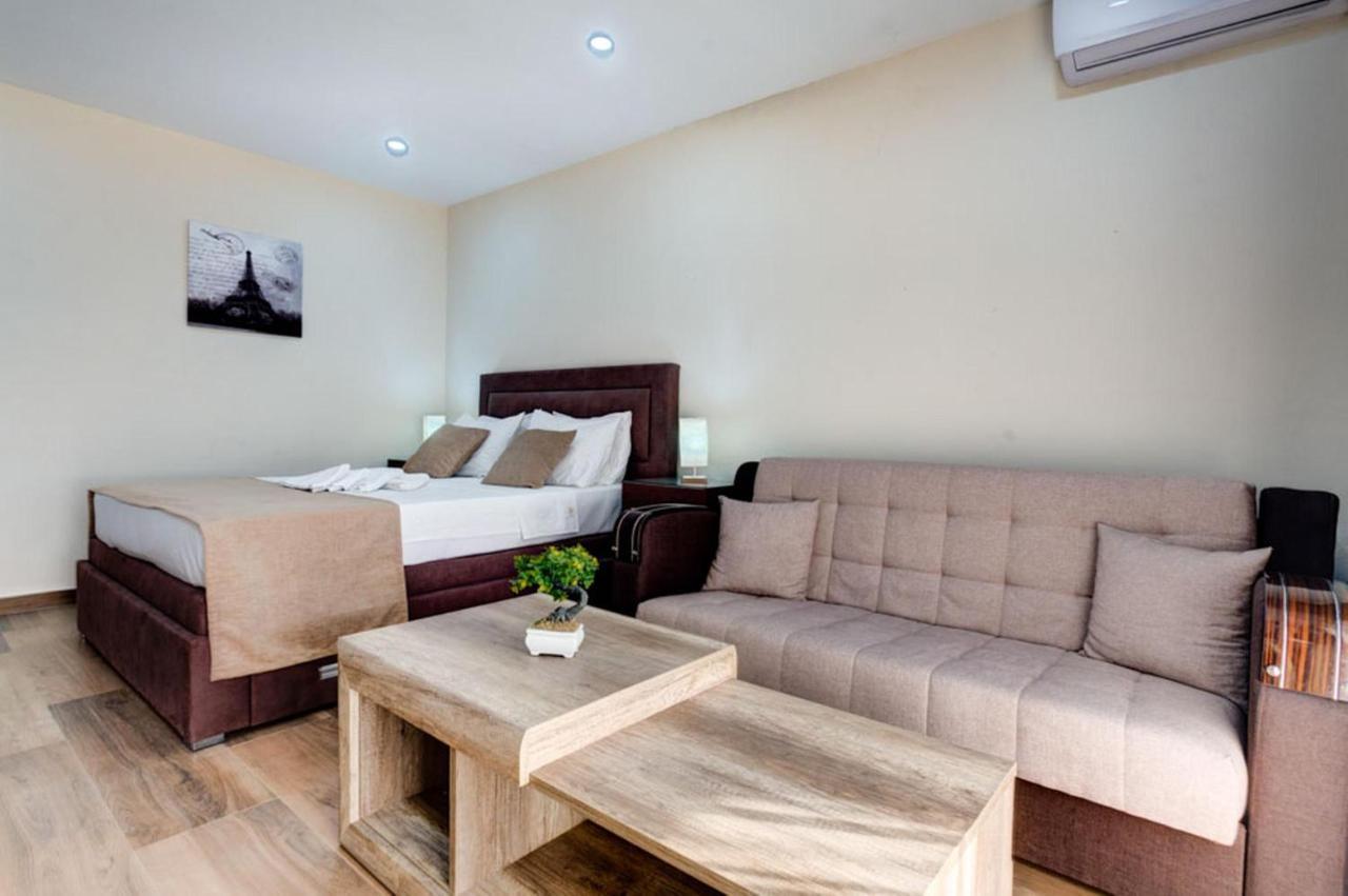 Hotel Zan Ulcinj Esterno foto