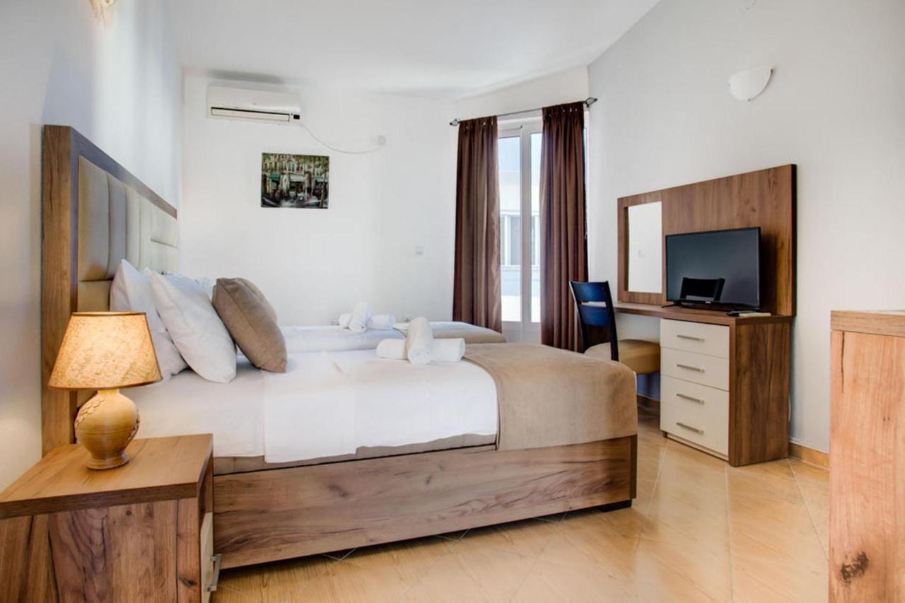 Hotel Zan Ulcinj Esterno foto
