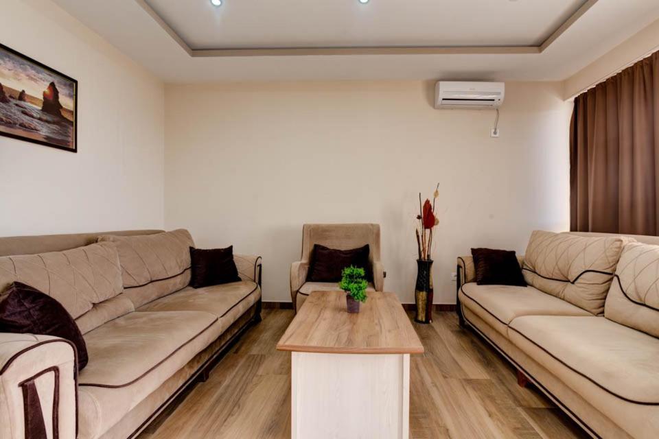 Hotel Zan Ulcinj Esterno foto