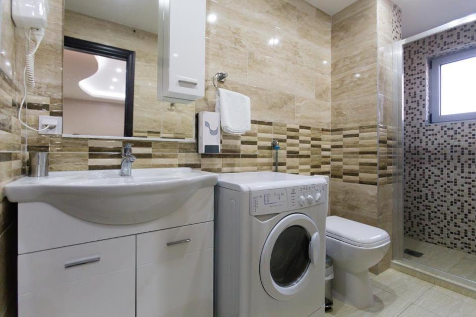 Hotel Zan Ulcinj Esterno foto