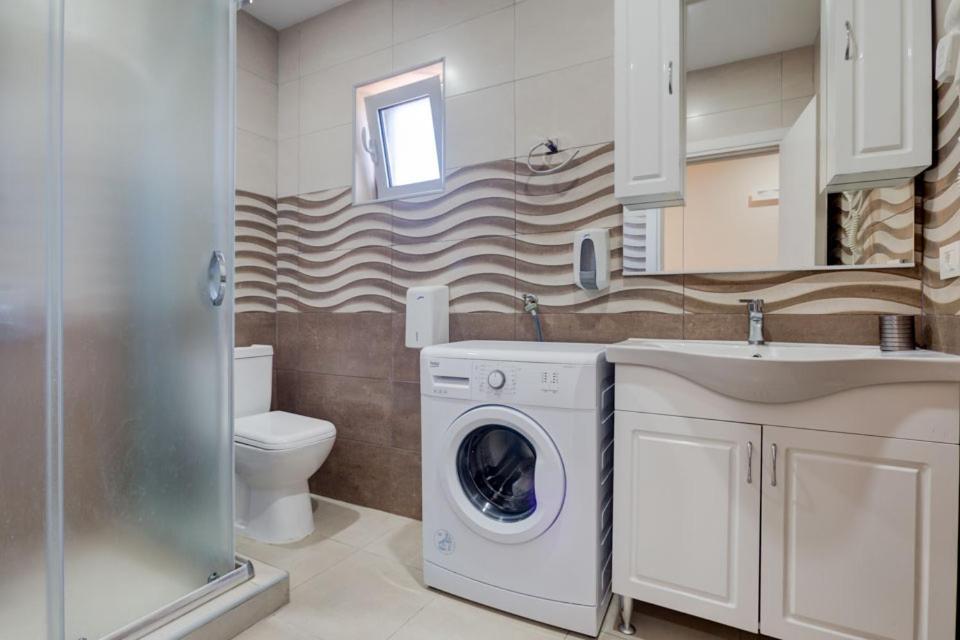 Hotel Zan Ulcinj Esterno foto