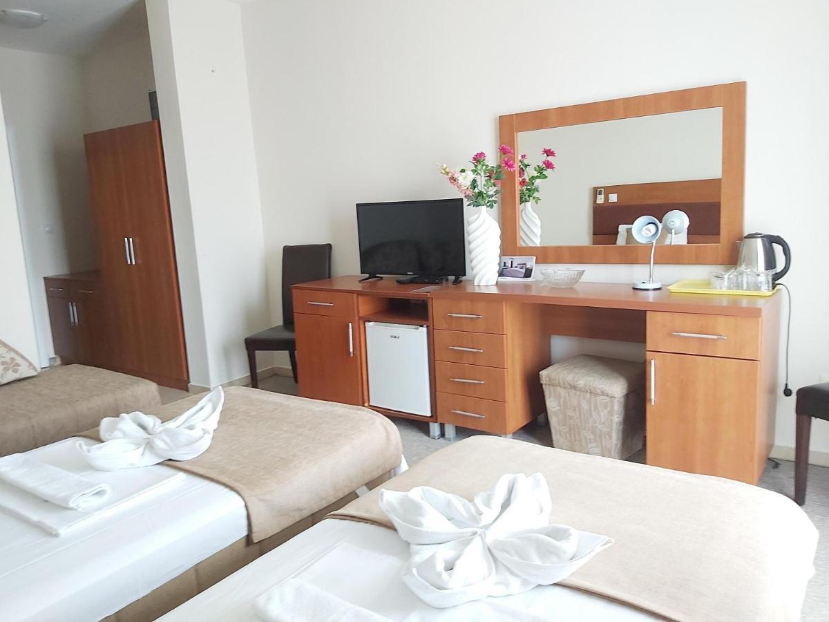 Hotel Zan Ulcinj Esterno foto
