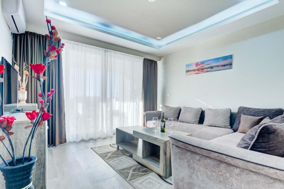 Hotel Zan Ulcinj Esterno foto