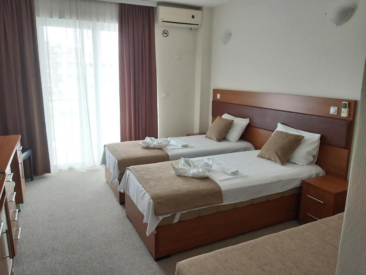 Hotel Zan Ulcinj Esterno foto