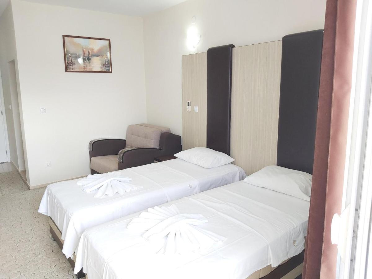 Hotel Zan Ulcinj Esterno foto