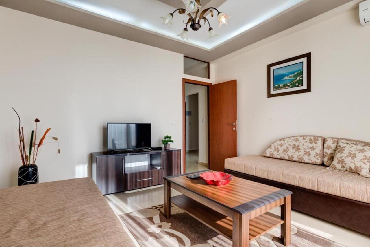 Hotel Zan Ulcinj Esterno foto