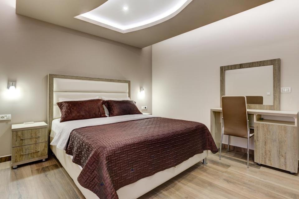 Hotel Zan Ulcinj Esterno foto