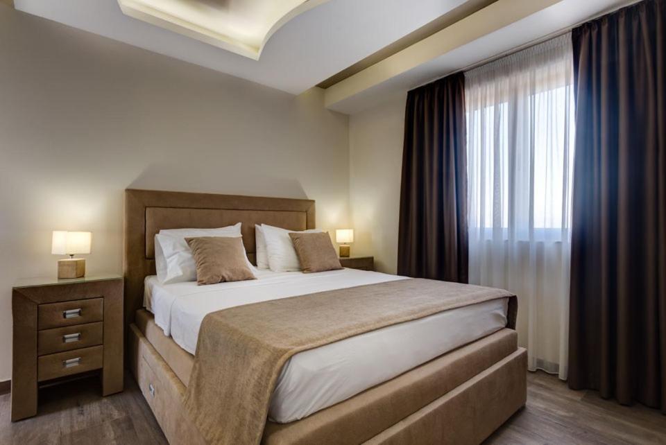 Hotel Zan Ulcinj Esterno foto
