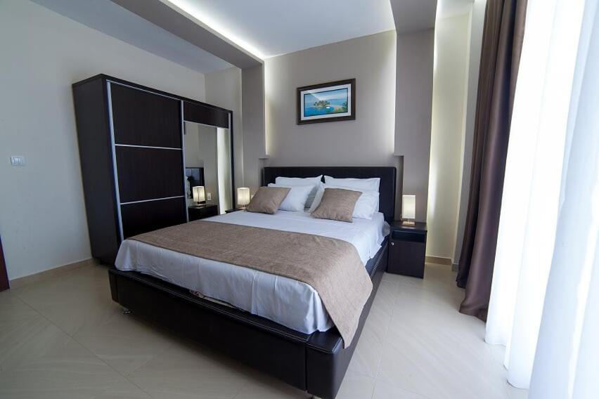Hotel Zan Ulcinj Esterno foto